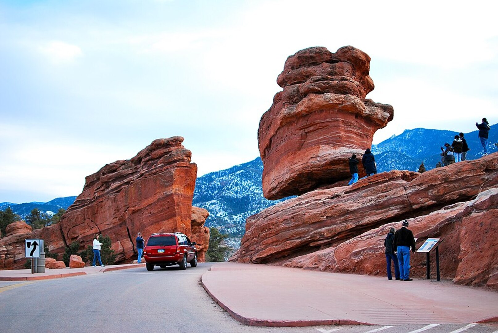 Jeep Tour at Garden of the Gods Balanced Rock